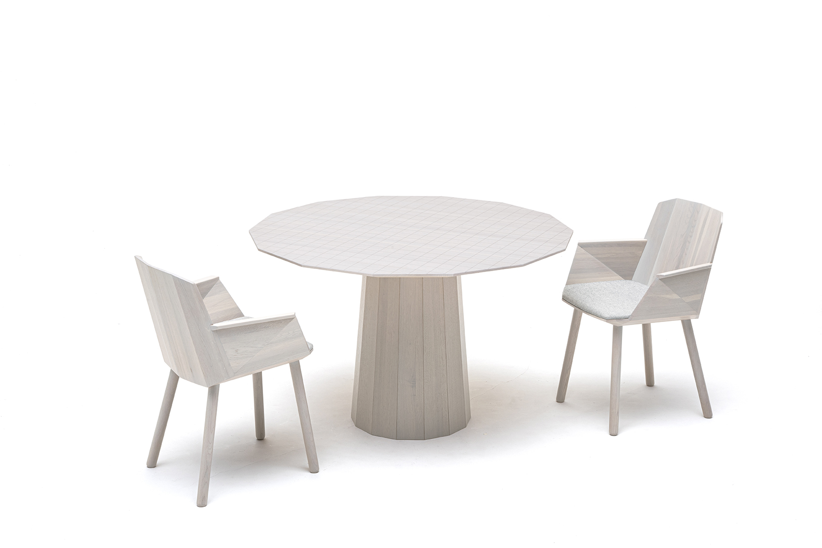 Colour Wood Dining  ‒ KARIMOKU NEW STANDARD KNS