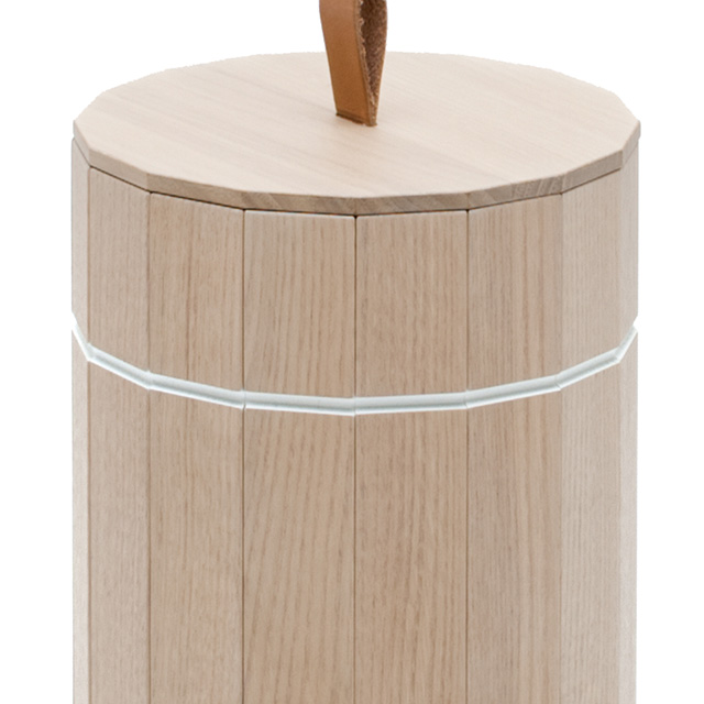 Colour Bin Medium ‒ KARIMOKU NEW STANDARD (KNS)