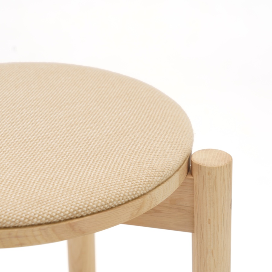 Castor Stool Plus Pad ‒ KARIMOKU NEW STANDARD (KNS)