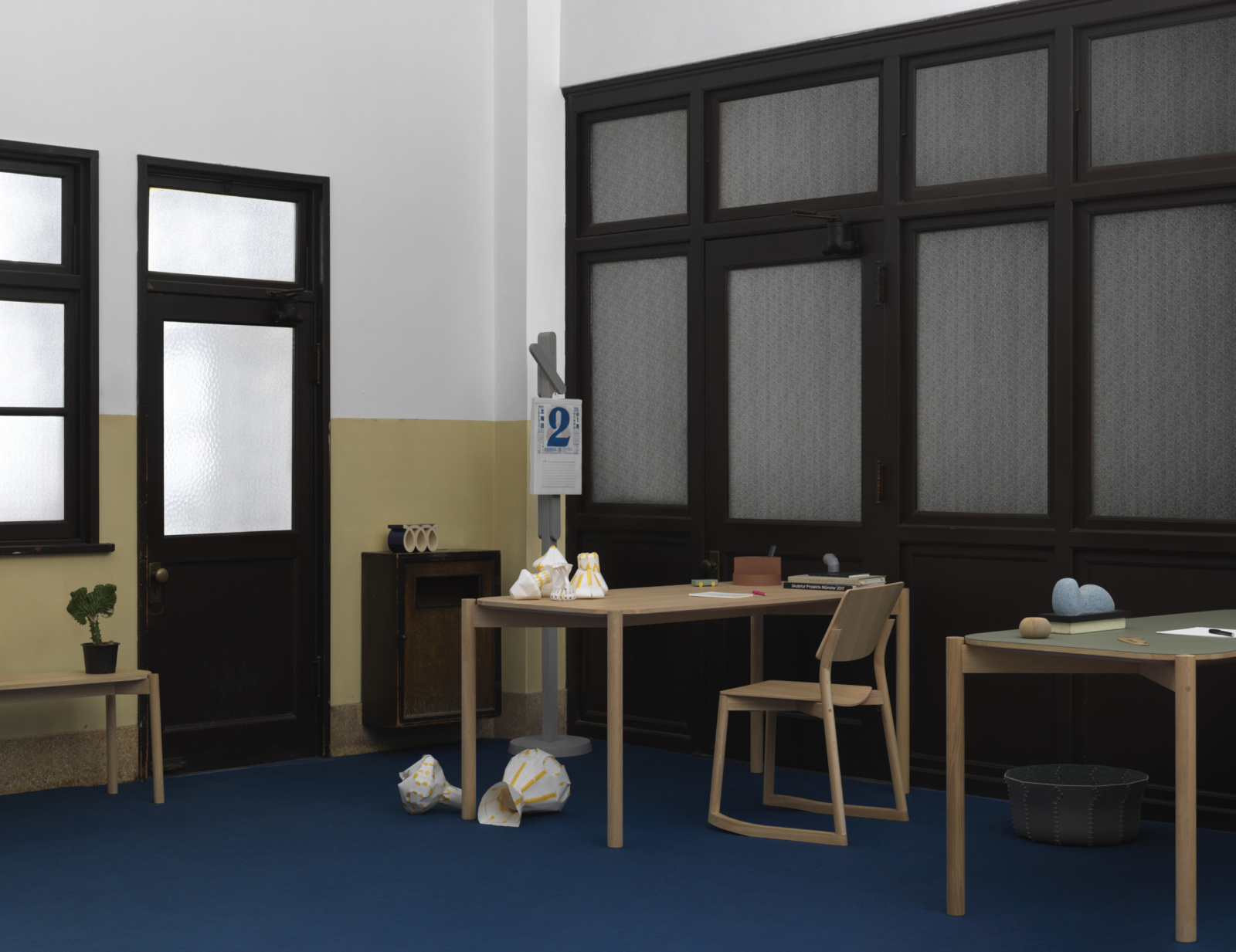 Panorama Chair with Runners ‒ KARIMOKU NEW STANDARD (KNS)