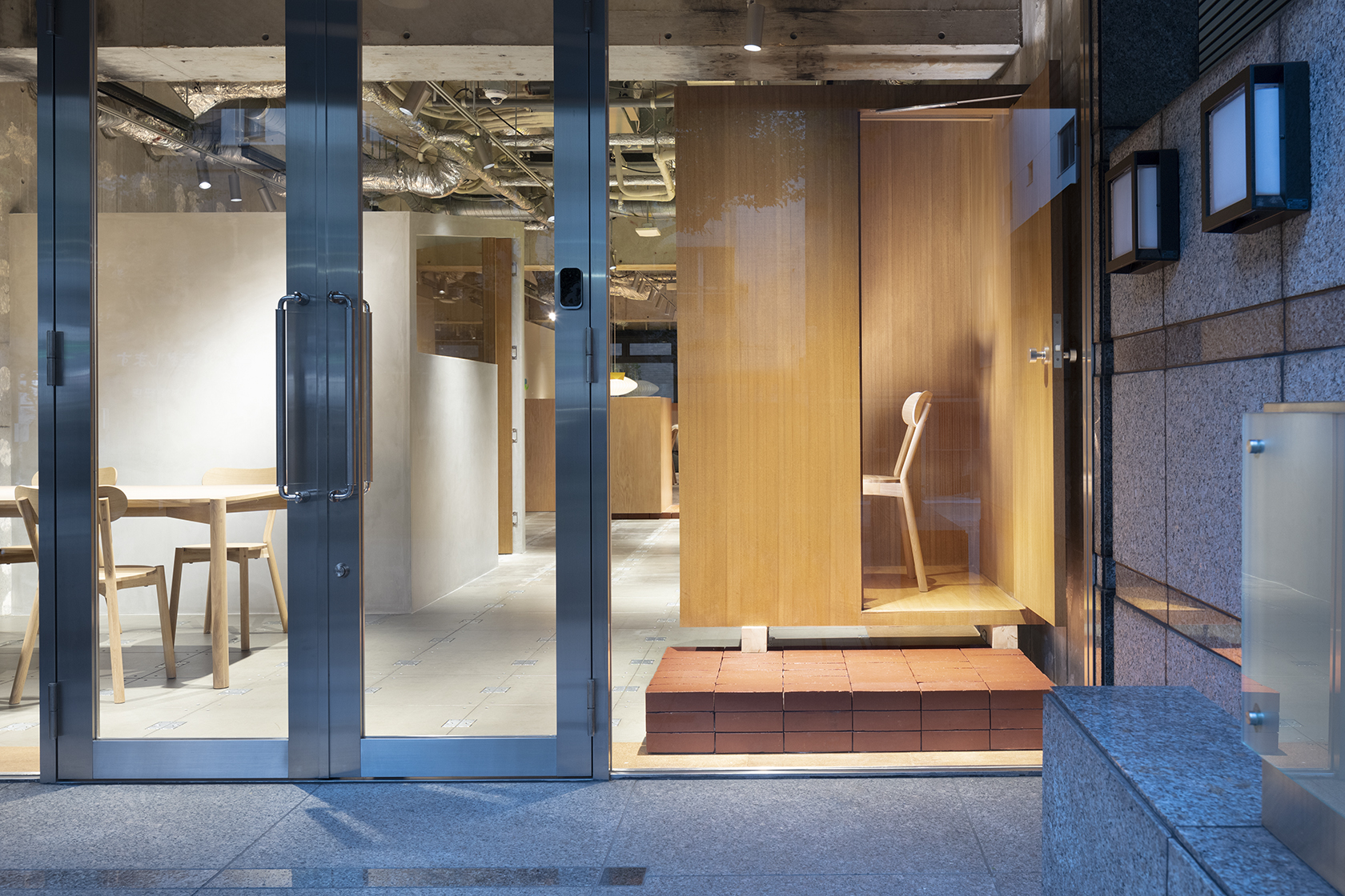 TOMORE zero ‒ KARIMOKU NEW STANDARD (KNS)