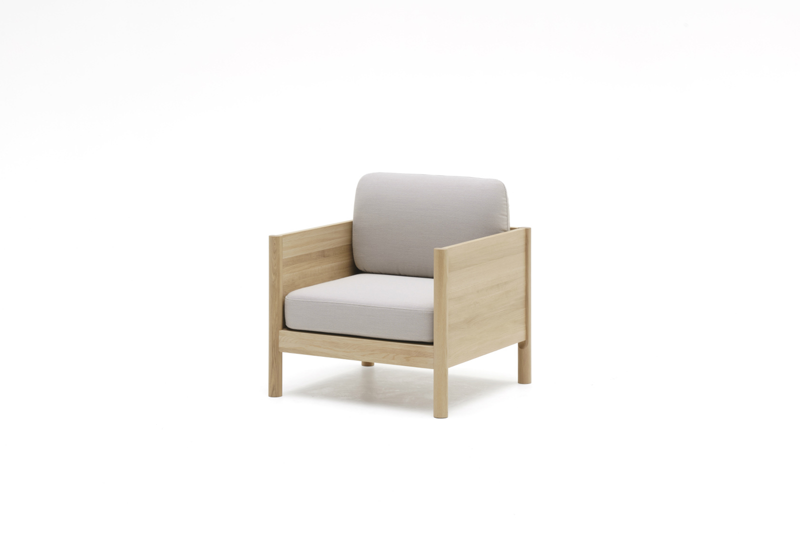 Castor Lobby Sofa 1-Seater ‒ KARIMOKU NEW STANDARD (KNS) Castor Lobby Sofa 1-Seater ‒ KARIMOKU NEW STANDARD (KNS)