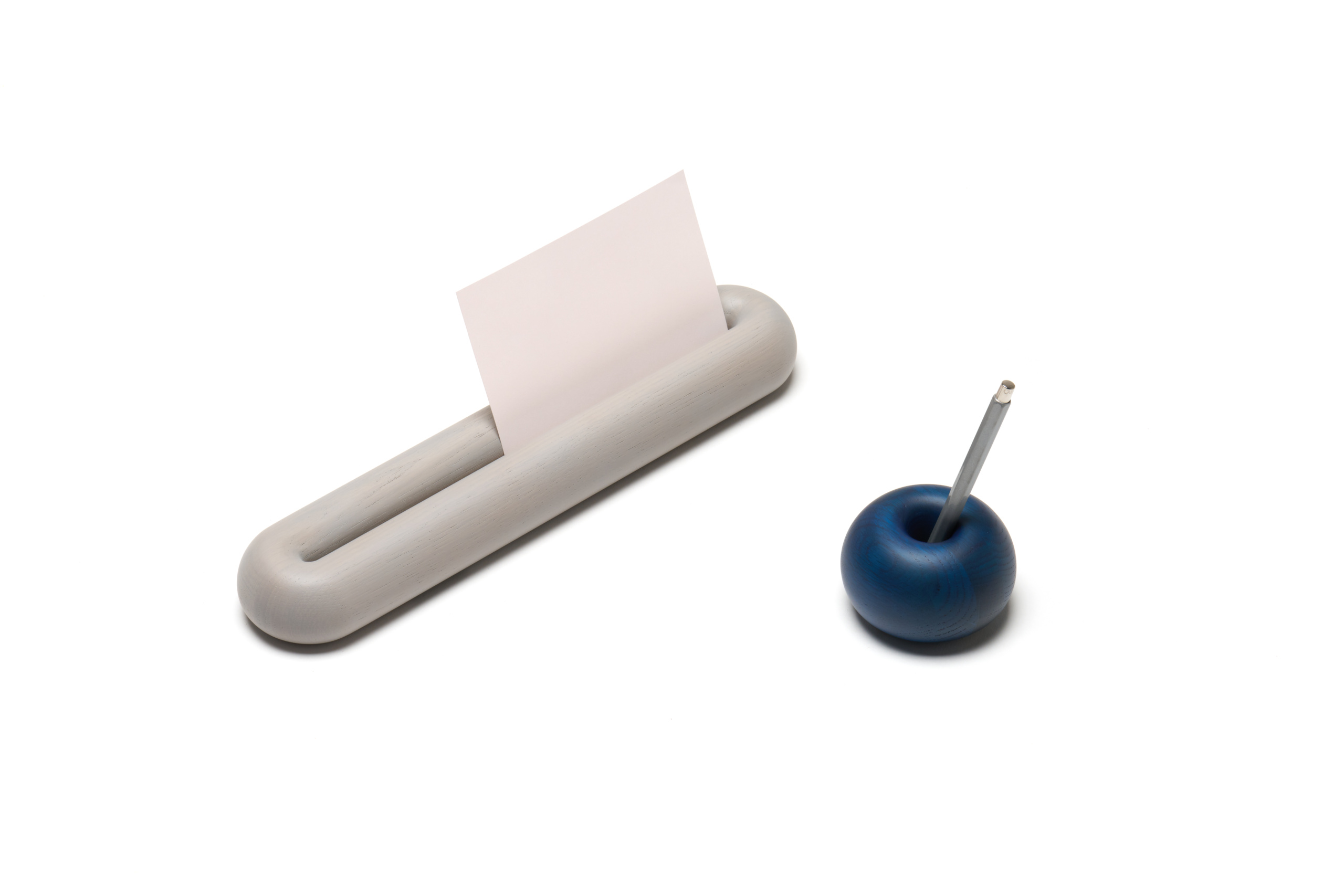 NASHI Pen Stand ‒ KARIMOKU NEW STANDARD (KNS)